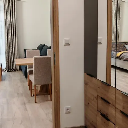 Novy Na Grusce U Bataku