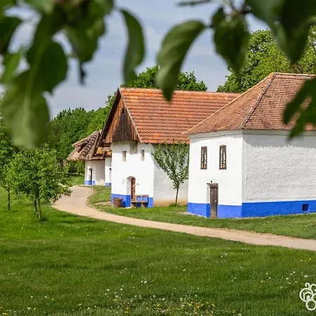 Novy Na Grusce U Bataku Apartament Strážnice